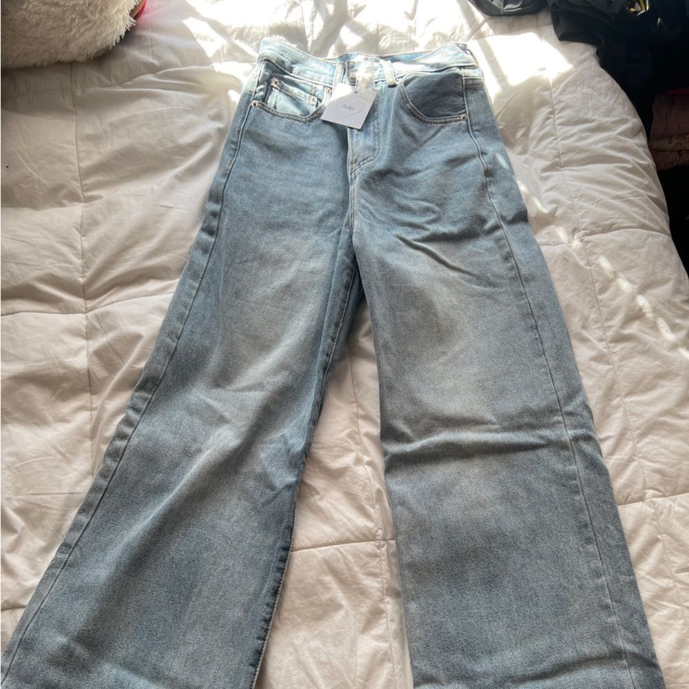 NWT Adika Women’s straight full leg denim wide leg color light wash size XS
